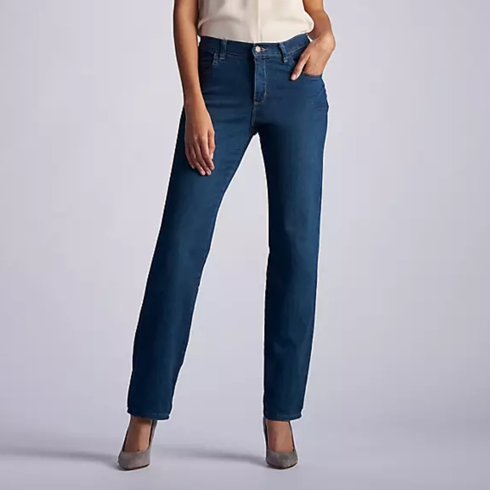 LEE Women's Relaxed Fit Straight Leg Jean